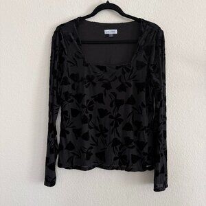 Gorgeous velvet floral sheer lined long sleeve top medium